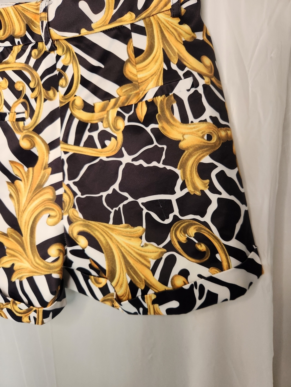 OVI Zebra Black And Gold Baroque Print Shorts - Picture 14 of 16